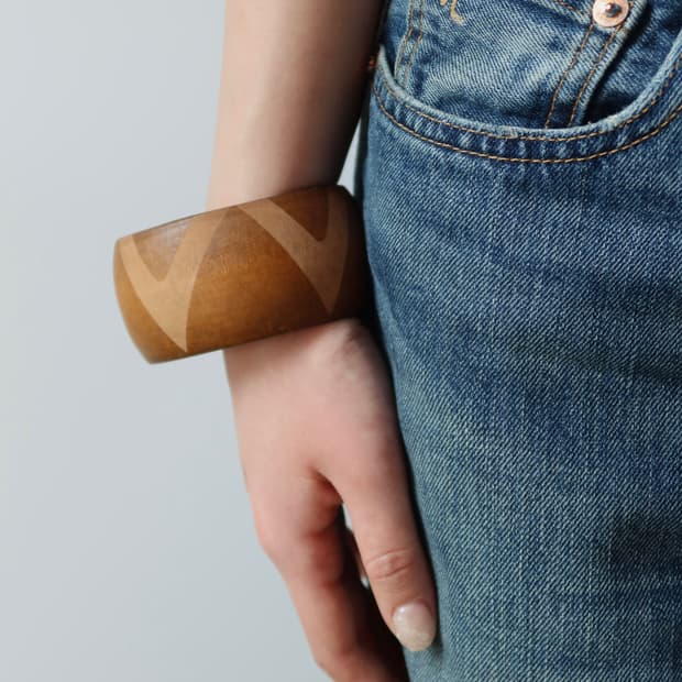 V pattern wood bangle