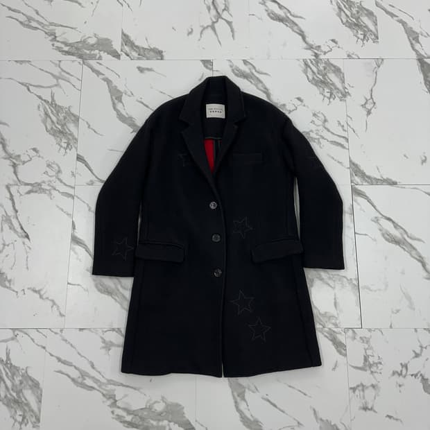 더에디터 스타 자수 코트