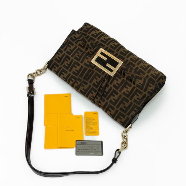 펜디 미아 주카 캔버스 플랩 숄더백