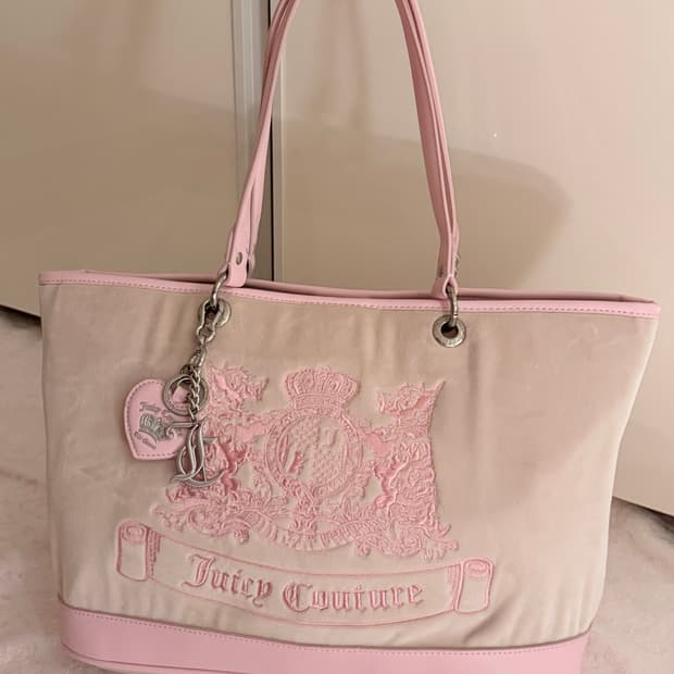 쥬시꾸뛰르 레전드 대대장 딸기우유 숄더백