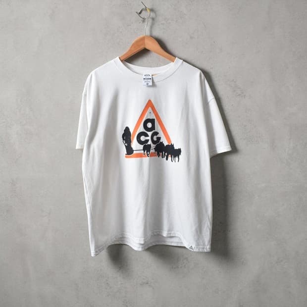 나이키 acg 반팔티
