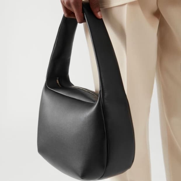 Cos 레더 미니 숄더백