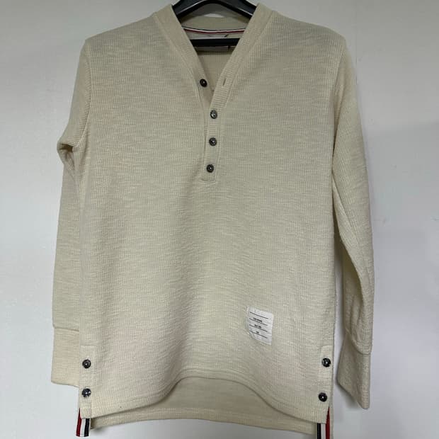 톰브라운 아이보리 삼선 완장 가디건