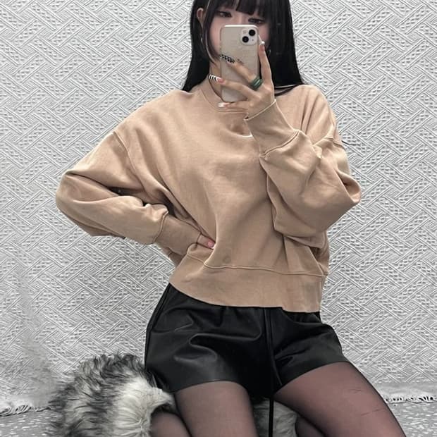 나이키 올드스쿨 레트로 센터로고 세미크롭 맨투맨 S C10479