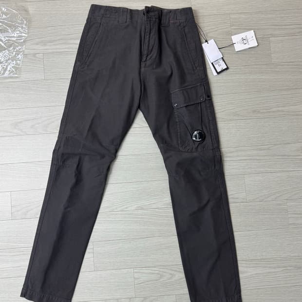 cp컴퍼니 에르고노믹 카고팬츠 46