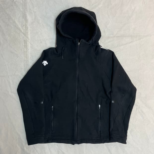 데상트 후드집업 