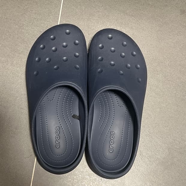crocs quiet clog night