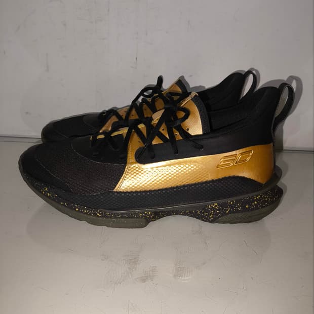 280mm 언더아머 커리7 메탈 농구화