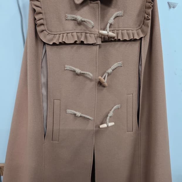 DEBB 케이프코트