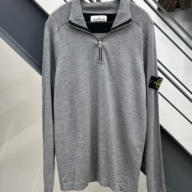 스톤아일랜드 와펜 차콜 울 하프집업 니트