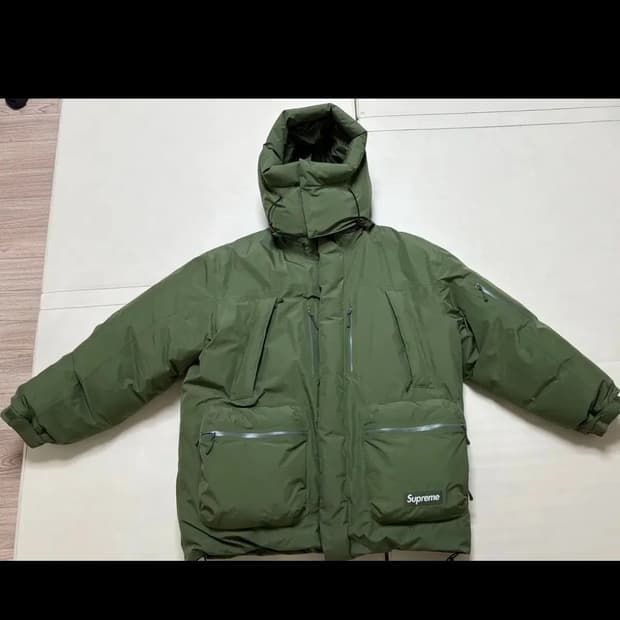 슈프림  패딩 고어텍스 필다운700 L사이즈