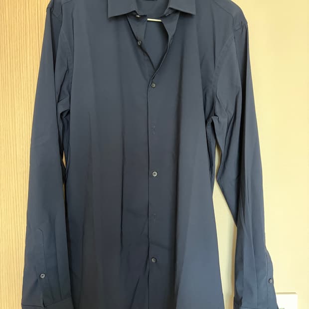 자라(ZARA) 트래블러 기능성 슬림핏 셔츠 남색/흰색 일괄 3만 원