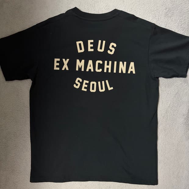 데우스 반팔티