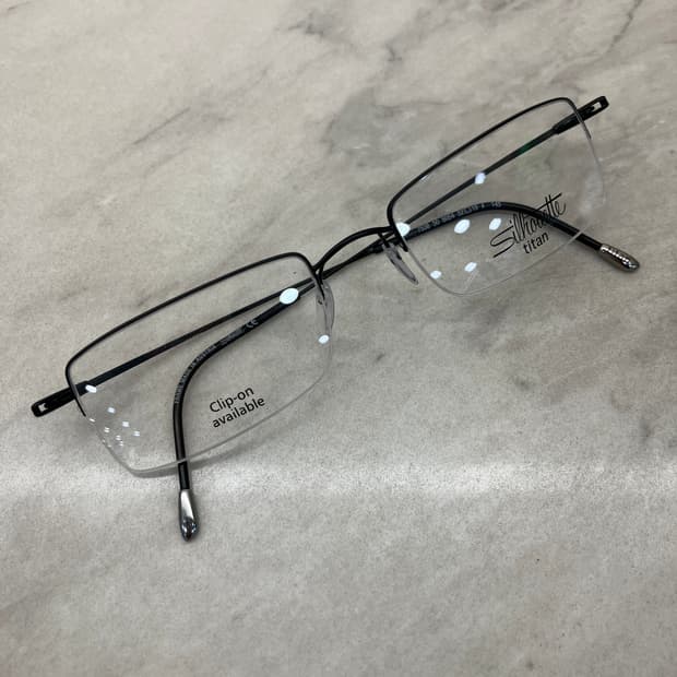B43 실루엣 Silhouette 초경량 블랙 스퀘어 반무테 안경