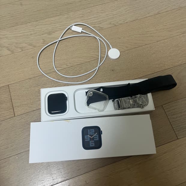 애플워치 SE2 44mm 미드나이트 (배터리 성능 100%) 상태 매우좋