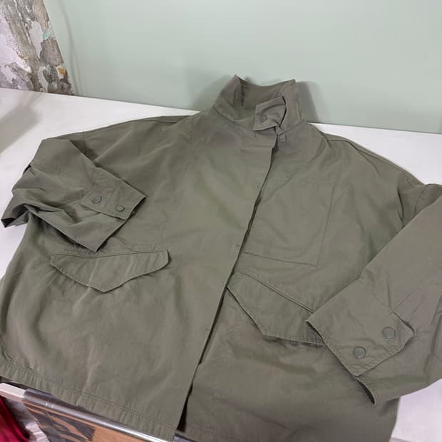 우먼OS 시스템 가오리오버핏 라이트카키 카라포인트 야상자켓