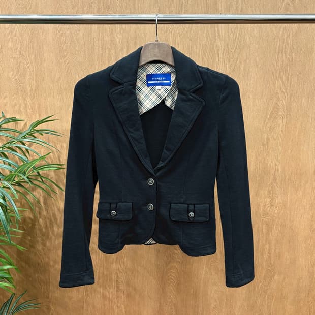 버버리 블루 라벨 코튼 저지 자켓 벨벳 라인 버튼 플랩 포켓 디테일 블랙