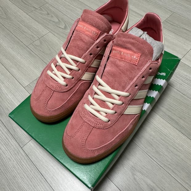 아디다스 스포티앤리치 스페지알 265