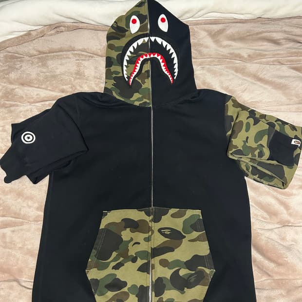 베이프 퍼스트 카모 샤크 풀집 후드 블랙