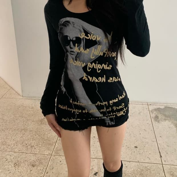 Portrait Graphic Long Sleeve