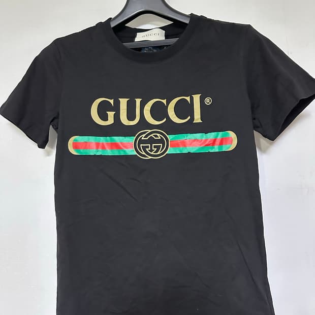 구찌 블랙 로고 반팔 티셔츠