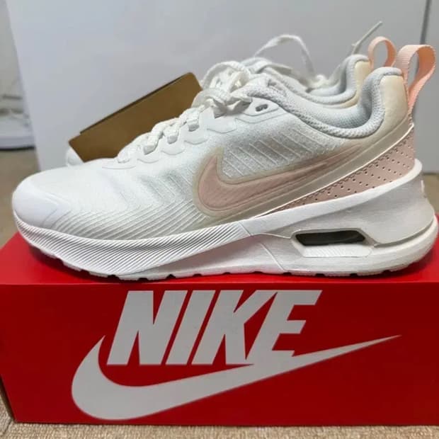 새상품) 나이키 에어맥스 누엑시스 운동화 235