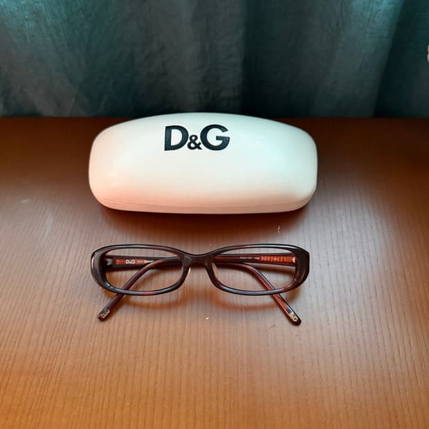 D&G 브라운 테 안경