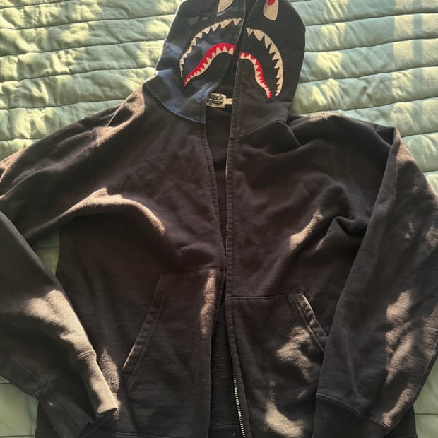 [L] 베이프 반카모 후드집업