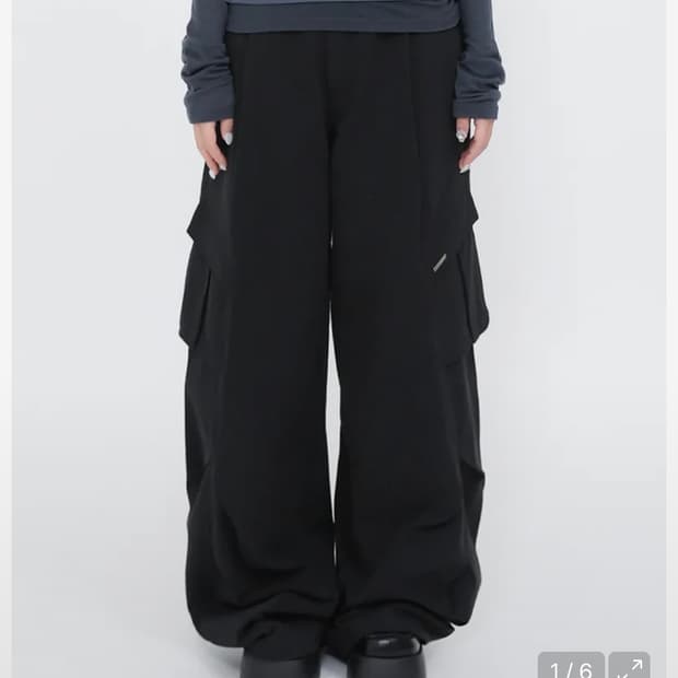 Pocket pintuck wide pants BLACK