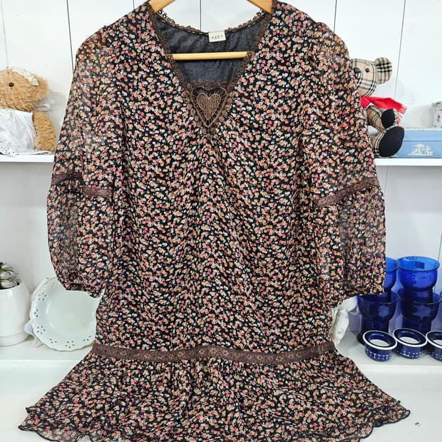 Axes Femme(엑시즈팜) 초코 플라워 쉬폰 원피스