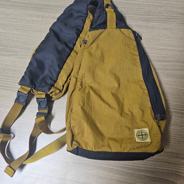 스톤아일랜드 슬링백