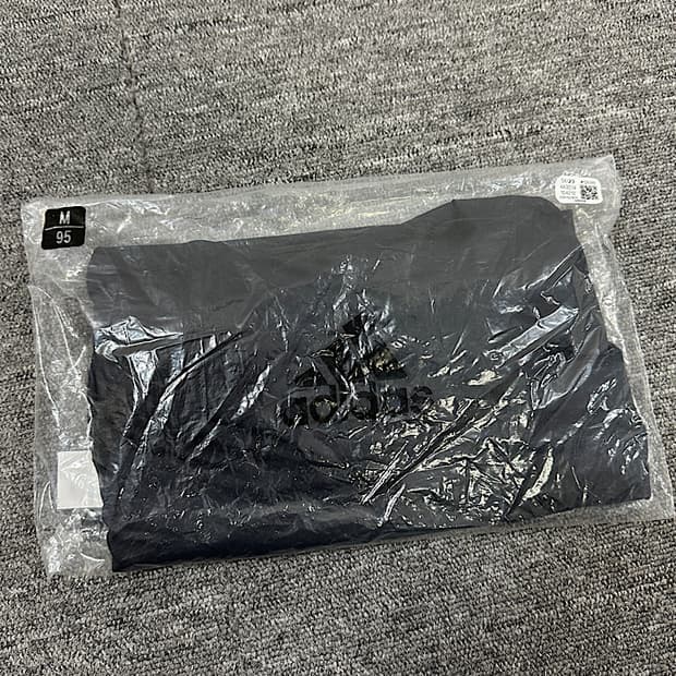 새상품 아디다스 러닝 나시 