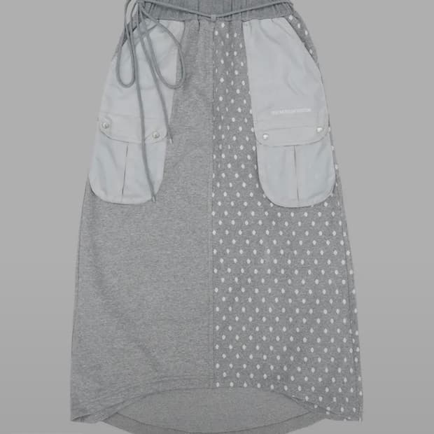 더뮤지엄비지터 스커트