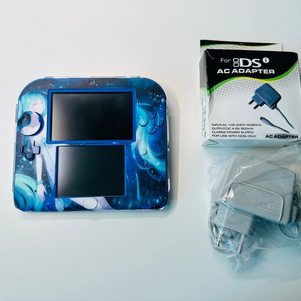 닌텐도 2DS 식빵 하츠네 미쿠 랩핑 우고메모 내장 일판 판매 (3DS)