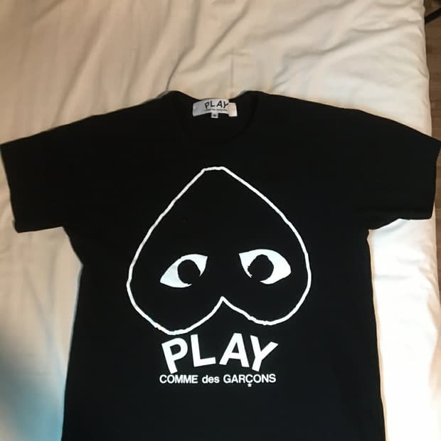꼼데가르송 PLAY 블랙 하트 로고 반팔티 M
