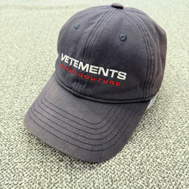 F 베트멍 VETEMENTS 오뜨꾸뛰르 썬페이딩 볼캡 모자