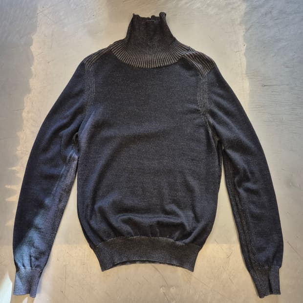 아르마니 꼴레지오니 터틀넥 니트