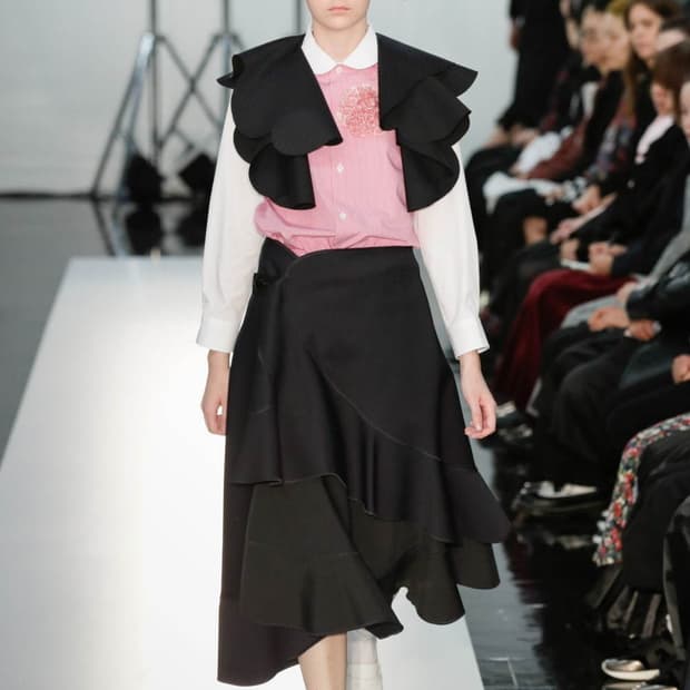 Transformed Asymmetry Ruffle Skirt