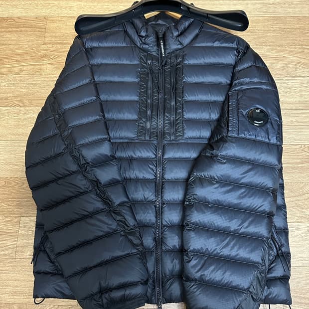 [L] CP컴퍼니 디디쉘 패딩 네이비 25FW (새상품)