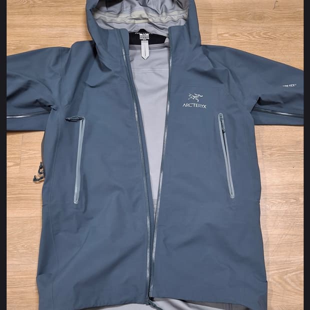 아크테릭스 제타ar 그레이 자켓