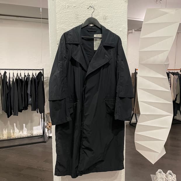언유즈드 비대칭 오버사이즈 트렌치 코트