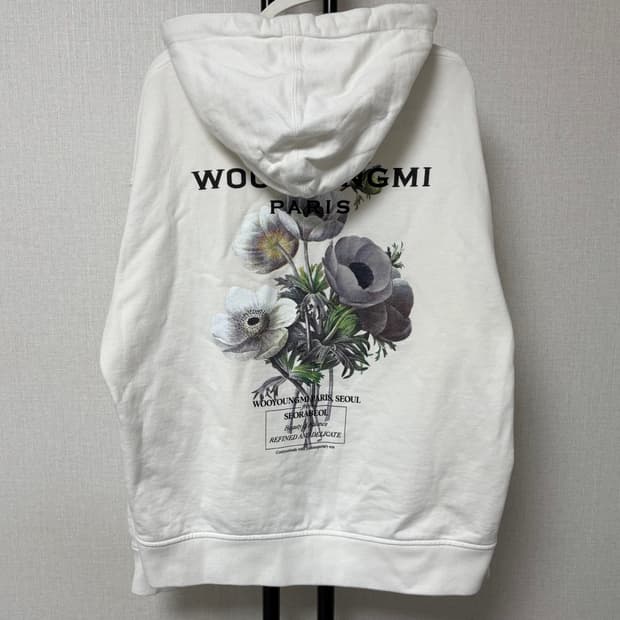 우영미 플라워 백로고 후드티 화이트