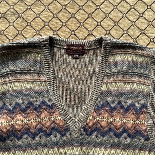 브라운 아가일 니트 베스트