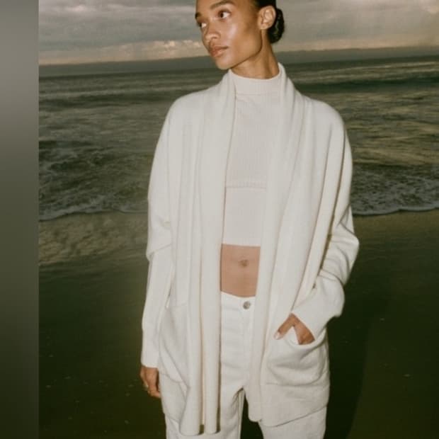 새상품 리포메이션(reformation) 엘레오노라 울 가디건 S