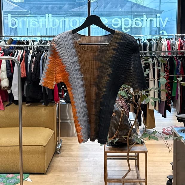 플리츠 플리즈 그래픽 링컬 하프티