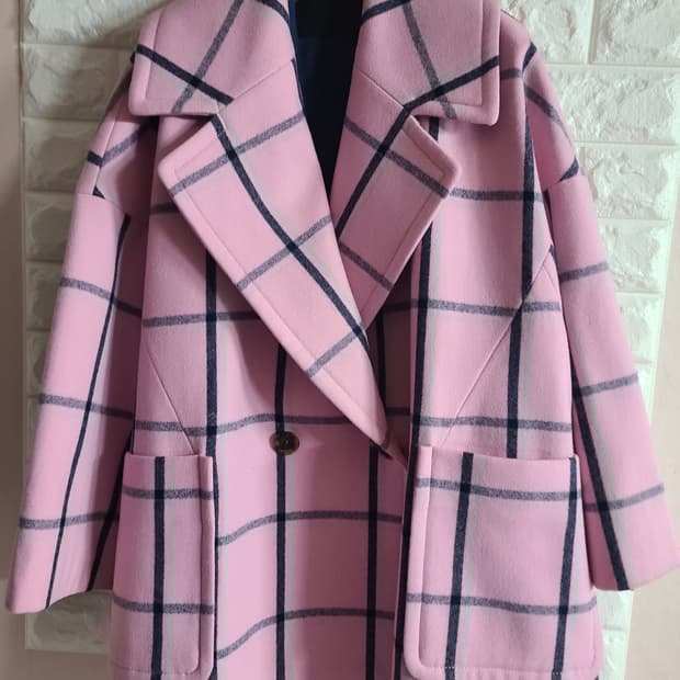럭키슈에뜨 핑크 체크 코트(프리)