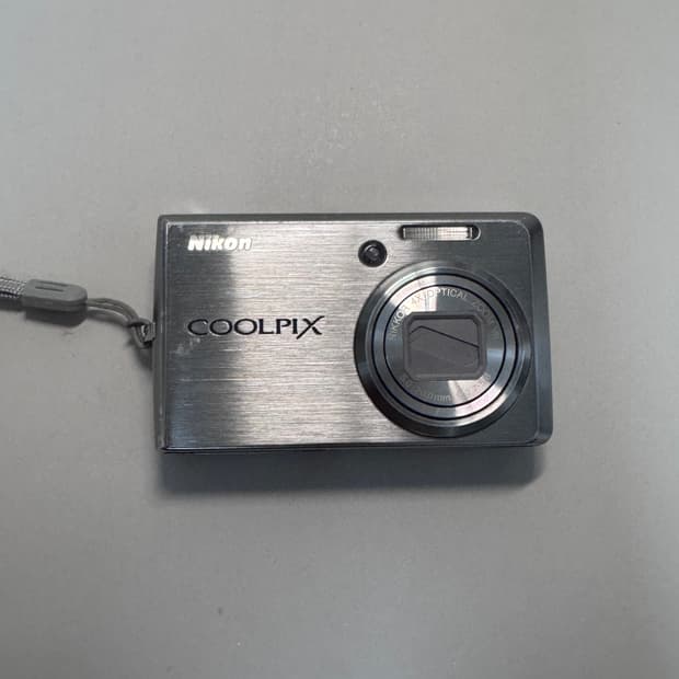 니콘 쿨픽스 s600