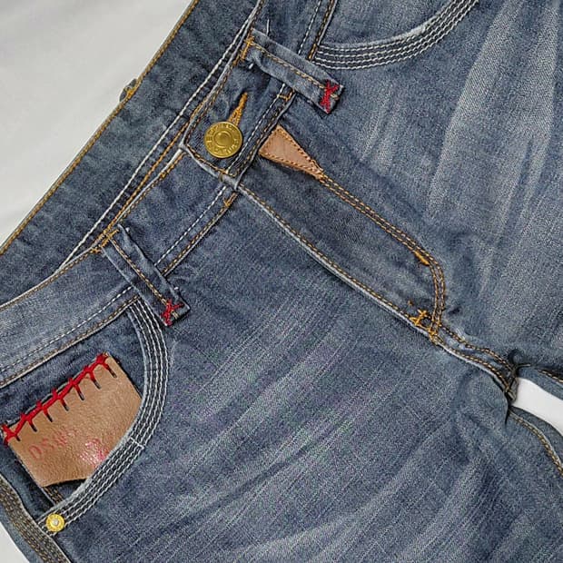 디스퀘어드2 레드탭 & 가죽 스티치 포인트 워싱진 (W34 L33)