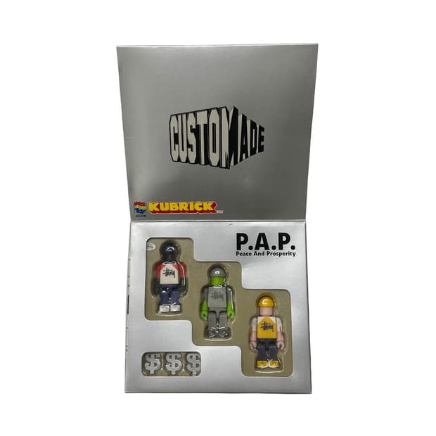 스투시 X 메디콤토이 큐브릭2