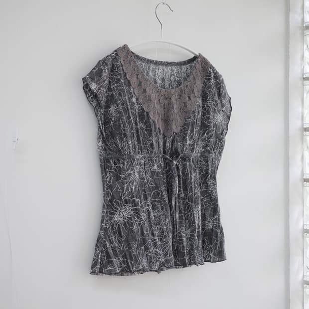 Cristalle grey oriental flower blouse